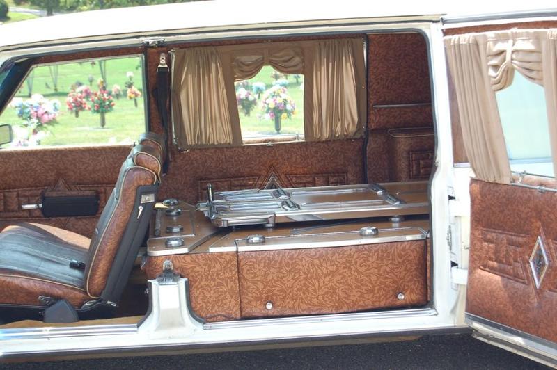 1976 CADILLAC HEARSE