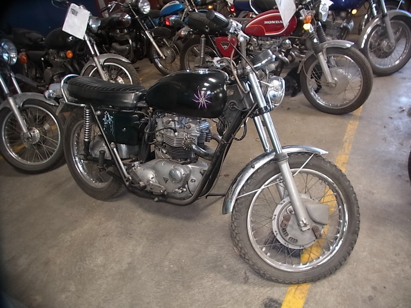 1971 TRIUMPH 650CC TR6 TROPHY