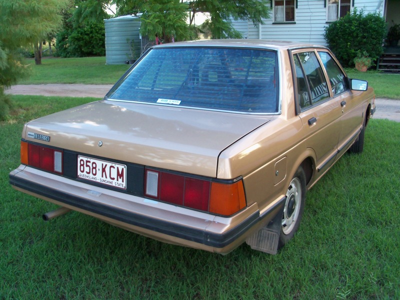 1985 NISSAN BLUEBIRD GL
