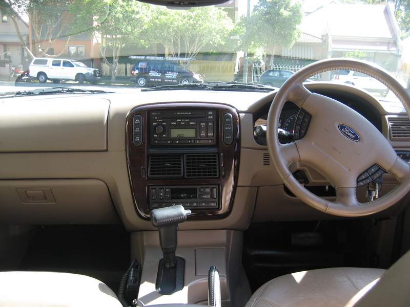 2002 FORD EXPLORER LIMITED (4x4) UT