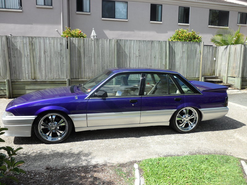 1987 HOLDEN CALAIS VL