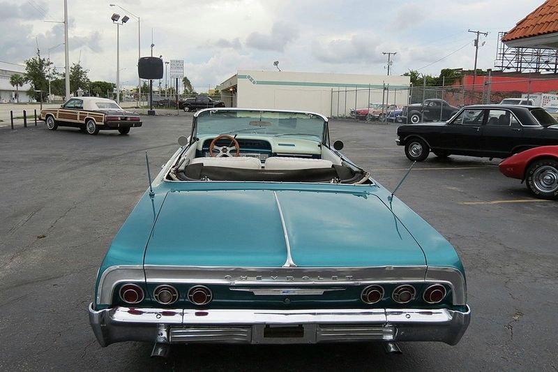 1964 CHEVROLET IMPALA
