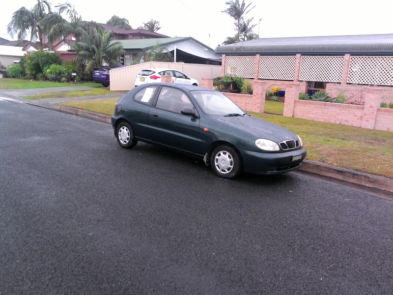 2000 DAEWOO LANOS SE