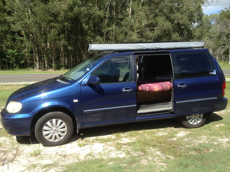 2005 KIA CARNIVAL LS KV11