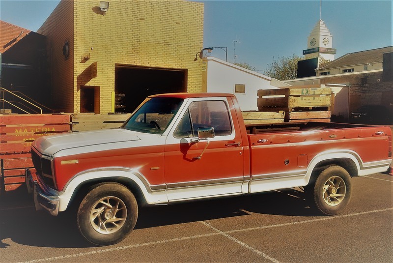 1984 FORD F100 XLT