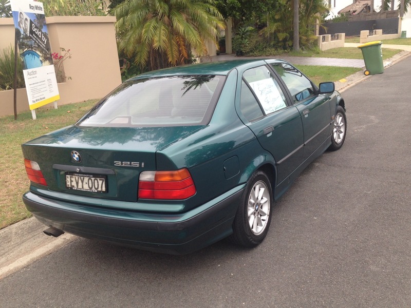 1993 BMW 3 25i