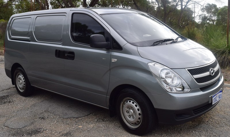 2011 HYUNDAI iLOAD TQ