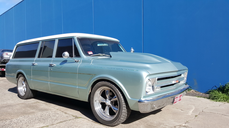1967 CHEVROLET SUBURBAN