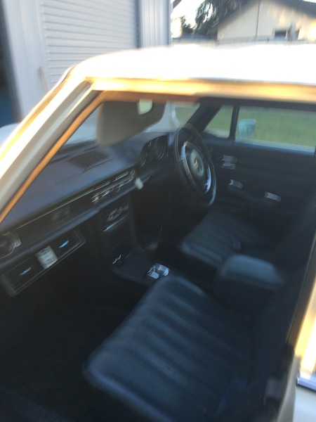 1971 MERCEDES-BENZ 230 W123