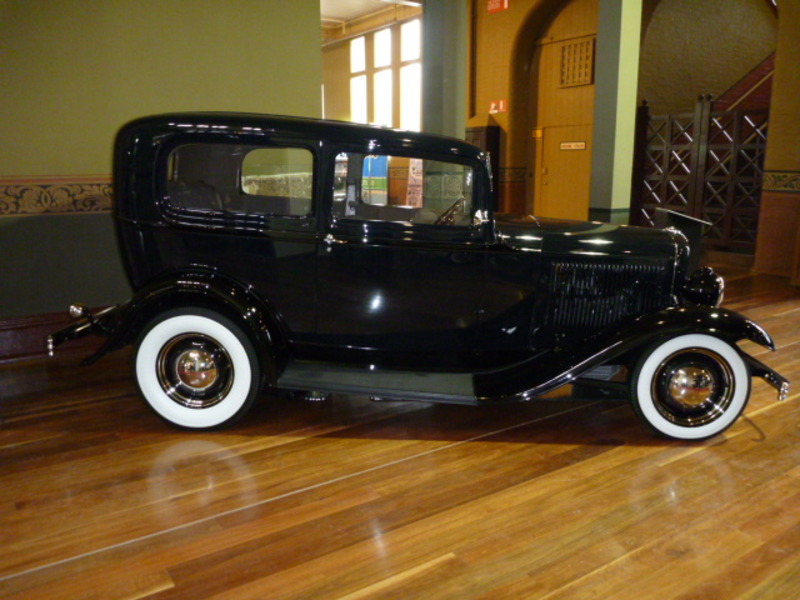 1932 FORD MODEL B DELUXE