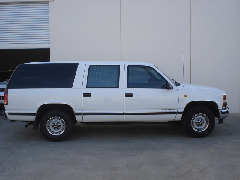 1999 HOLDEN SUBURBAN 1500 (4x4) K8