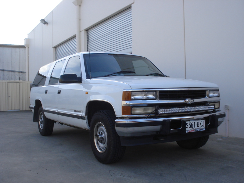 1999 HOLDEN SUBURBAN 1500 (4x4) K8