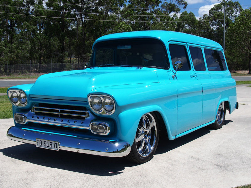 1958 CHEVROLET SUBURBAN
