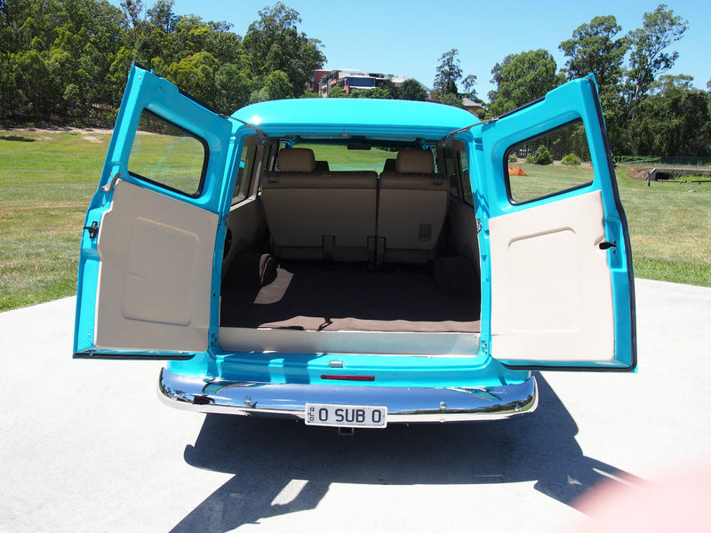 1958 CHEVROLET SUBURBAN