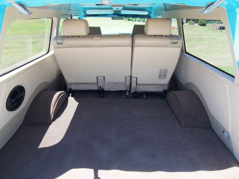 1958 CHEVROLET SUBURBAN