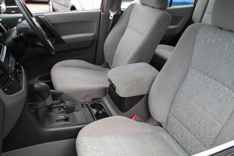 2002 MITSUBISHI PAJERO GLX LWB (4x4) NP