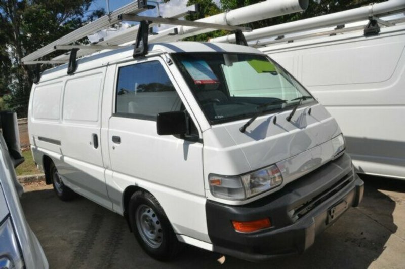 2009 MITSUBISHI EXPRESS PETROL SWB GC009704