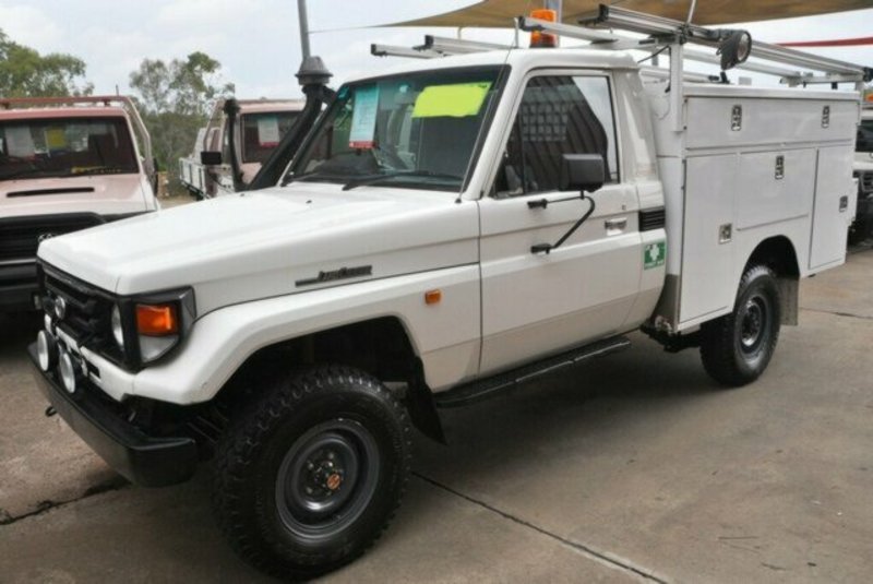 2006 TOYOTA LANDCRUISER TURBO DIESEL DX GC009820