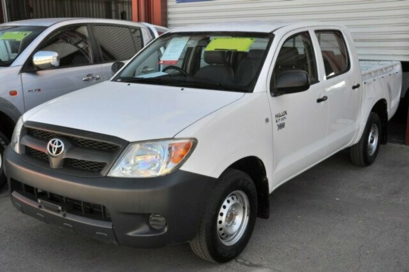 2006 TOYOTA HILUX WORKMATE GC000143