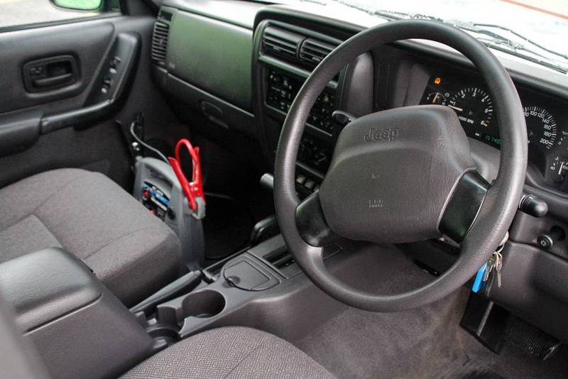 1999 JEEP CHEROKEE SPORT (4x4) XJ