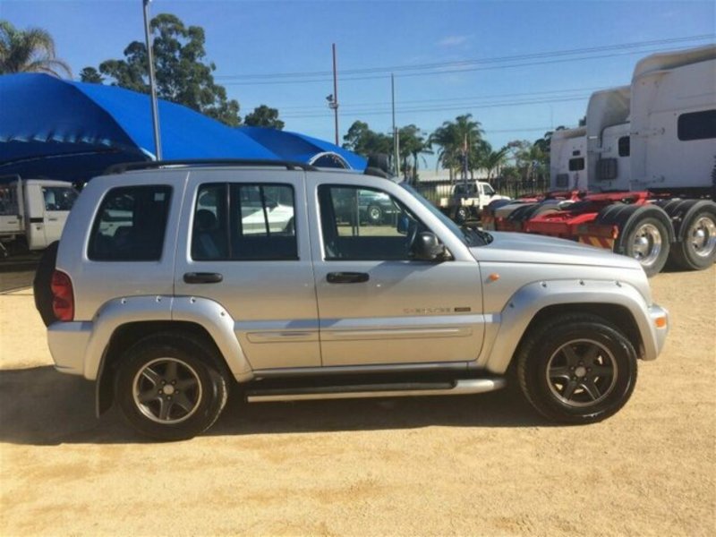 2002 JEEP CHEROKEE RENEGADE (4x4) KJ