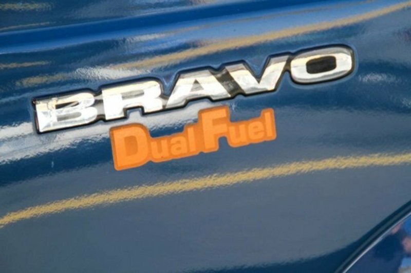1996 MAZDA B2600 BRAVO (4x4)