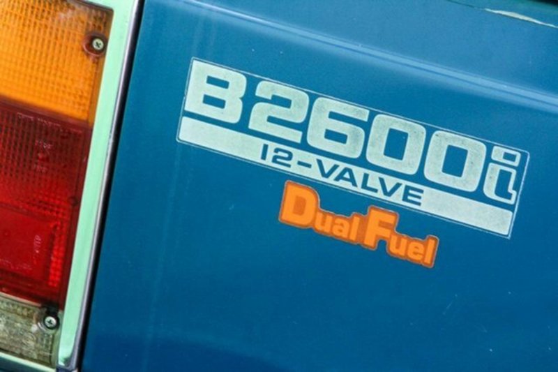 1996 MAZDA B2600 BRAVO (4x4)