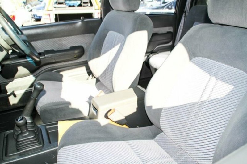 1996 MAZDA B2600 BRAVO (4x4)