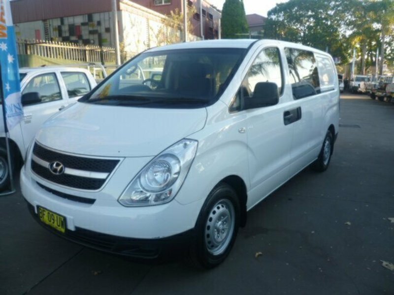 2010 HYUNDAI iLOAD TQ