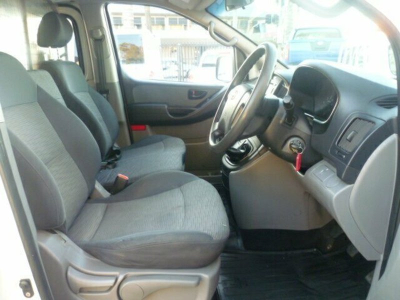 2010 HYUNDAI iLOAD TQ