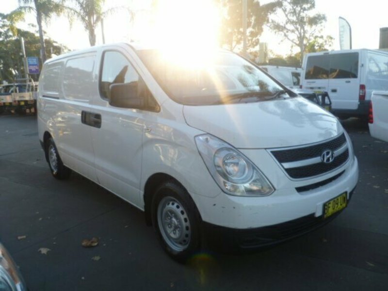 2010 HYUNDAI iLOAD TQ