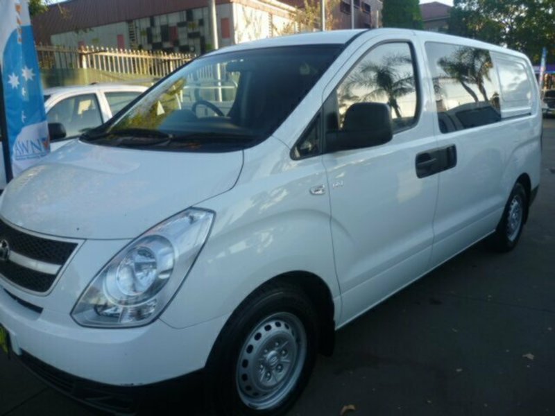 2010 HYUNDAI iLOAD TQ