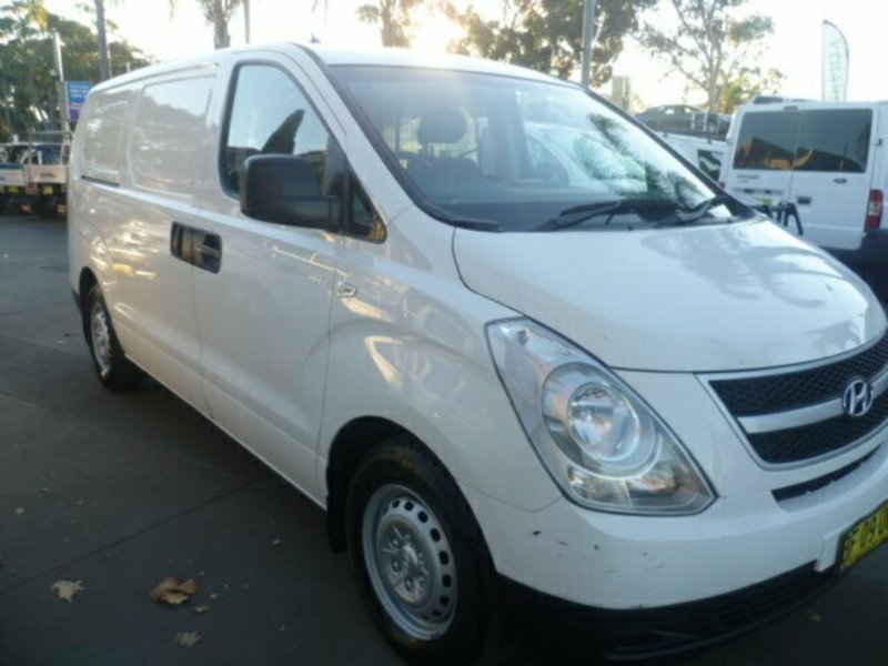 2010 HYUNDAI iLOAD TQ
