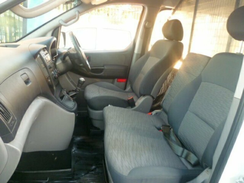 2010 HYUNDAI iLOAD TQ