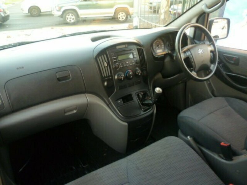 2010 HYUNDAI iLOAD TQ
