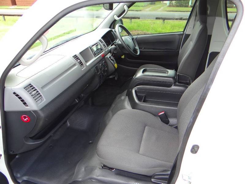 2013 TOYOTA HIACE COMMUTER TRH223R MY12 UPGRADE