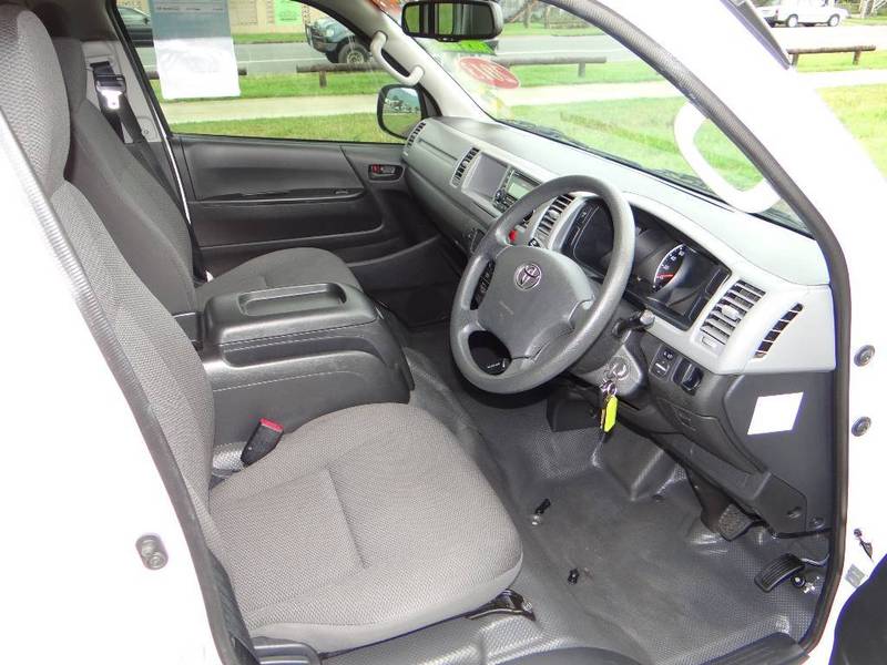 2013 TOYOTA HIACE COMMUTER TRH223R MY12 UPGRADE