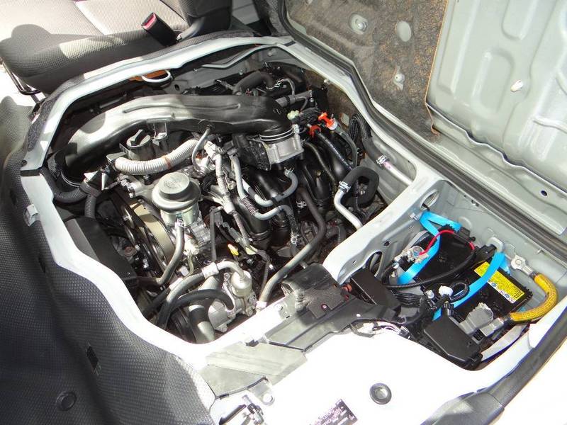 2013 TOYOTA HIACE COMMUTER TRH223R MY12 UPGRADE