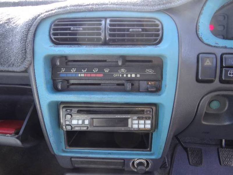 1996 DAIHATSU CHARADE TS