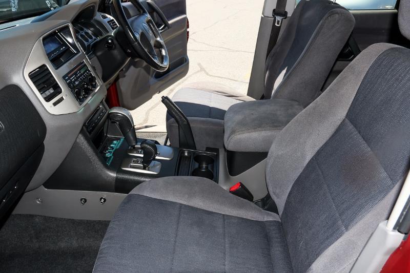 2004 MITSUBISHI PAJERO GLS NP