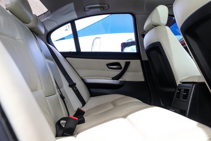 2005 BMW 320i Executive E90