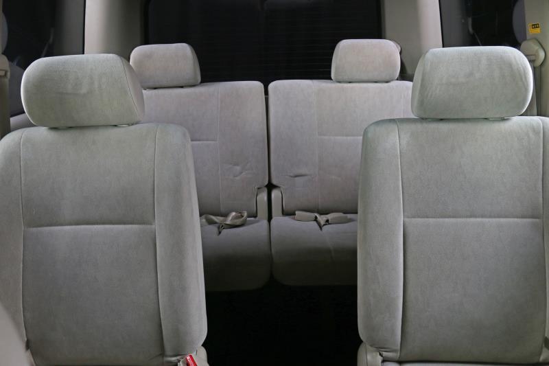 2004 TOYOTA NOAH SLOPER WHEELCHAIR RAMP