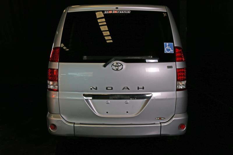 2007 TOYOTA NOAH SLOPER WHEELCHAIR RAMP