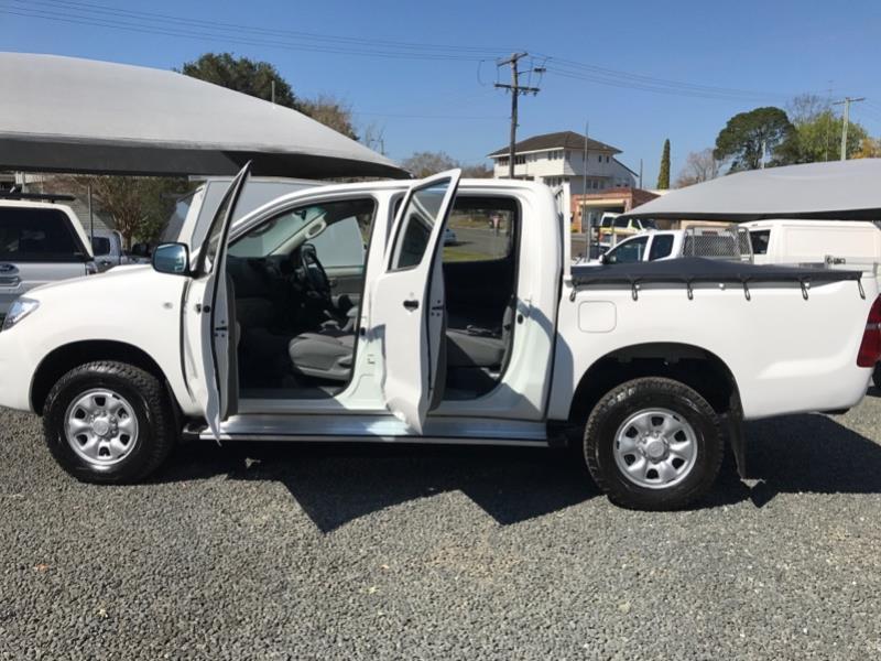 2011 TOYOTA HILUX SR (4x4) KUN26R MY11 UPGRADE