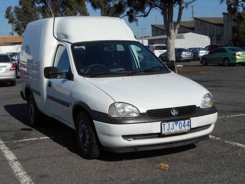 2000 HOLDEN COMBO SB