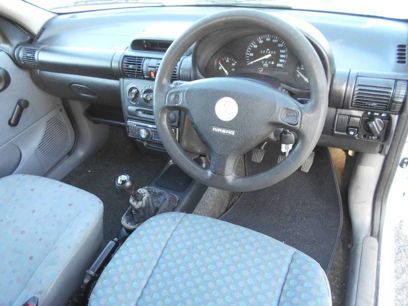 2000 HOLDEN COMBO SB