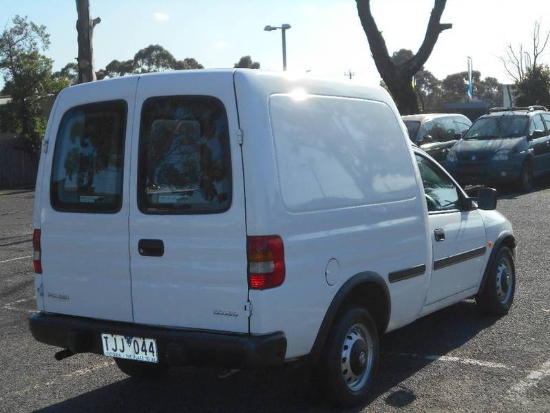 2000 HOLDEN COMBO SB