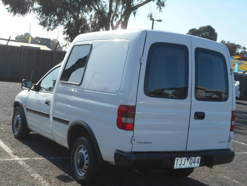 2000 HOLDEN COMBO SB