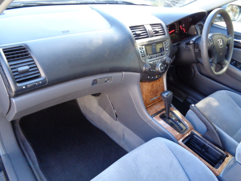 2005 HONDA ACCORD V6 40