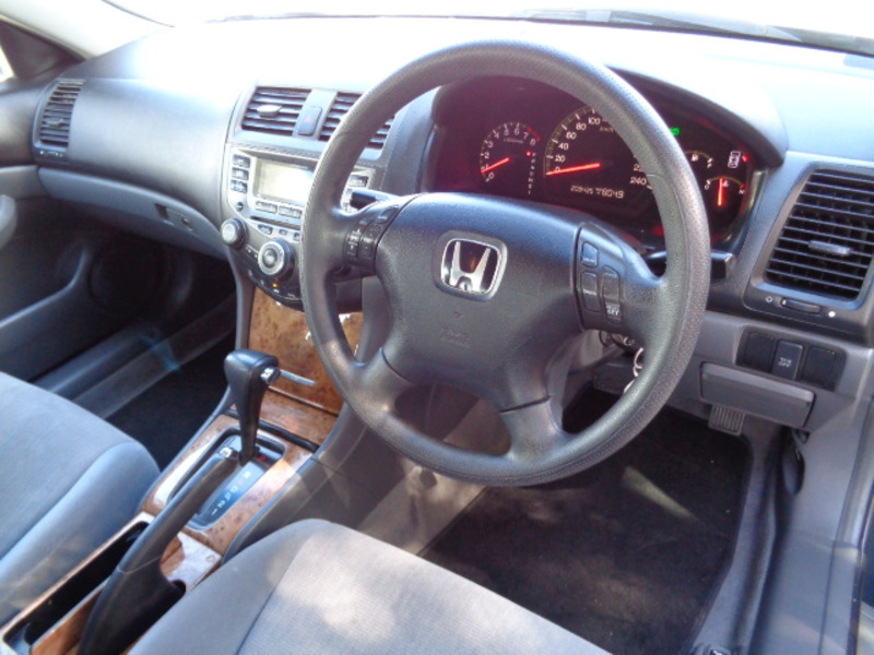 2005 HONDA ACCORD V6 40